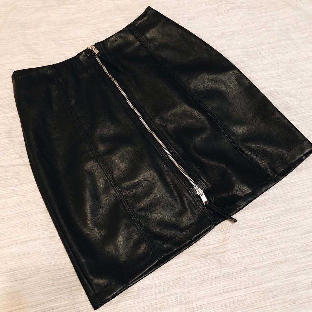 H&M Black faux leather skirt